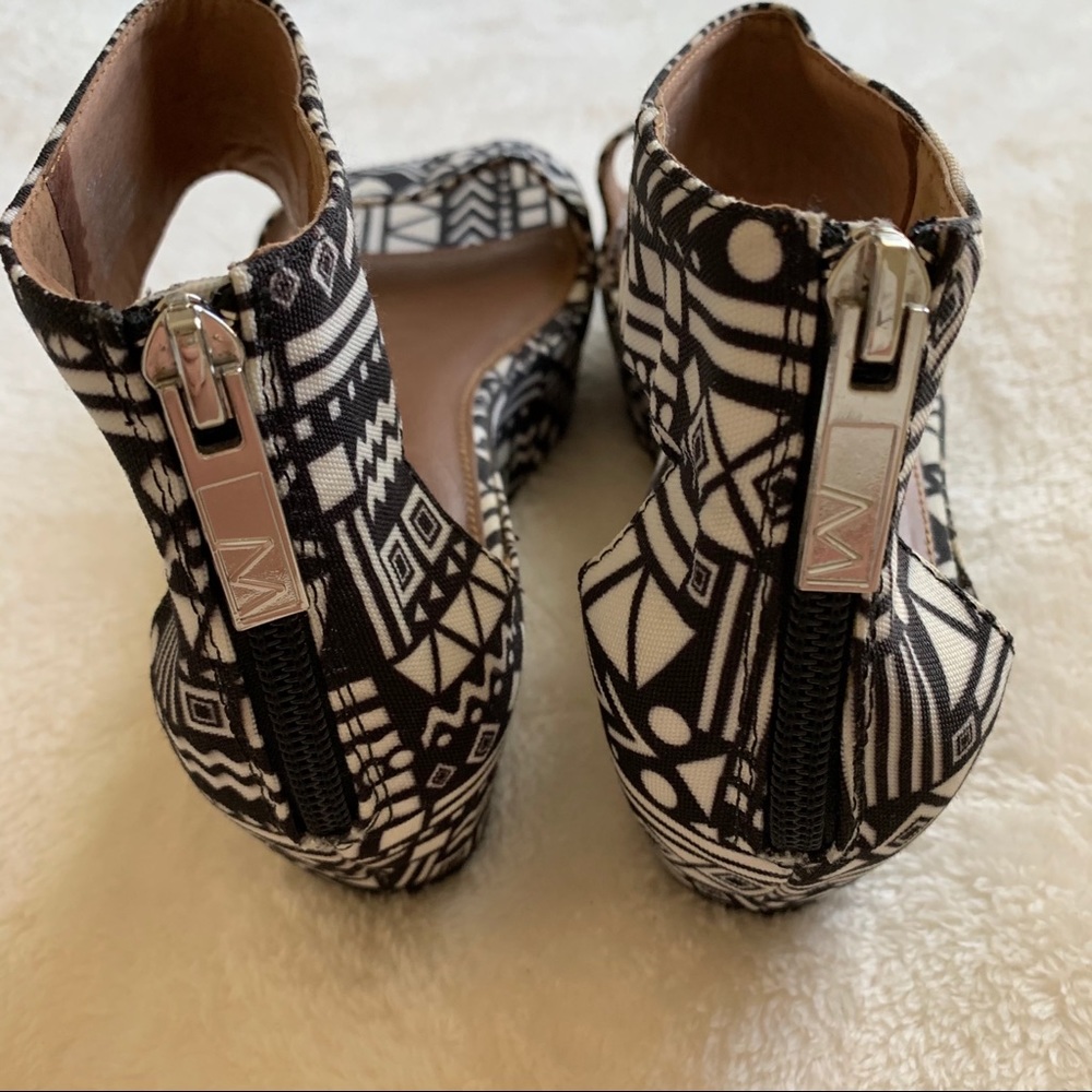 Matiko Platform Sandals - Picture 2 of 3